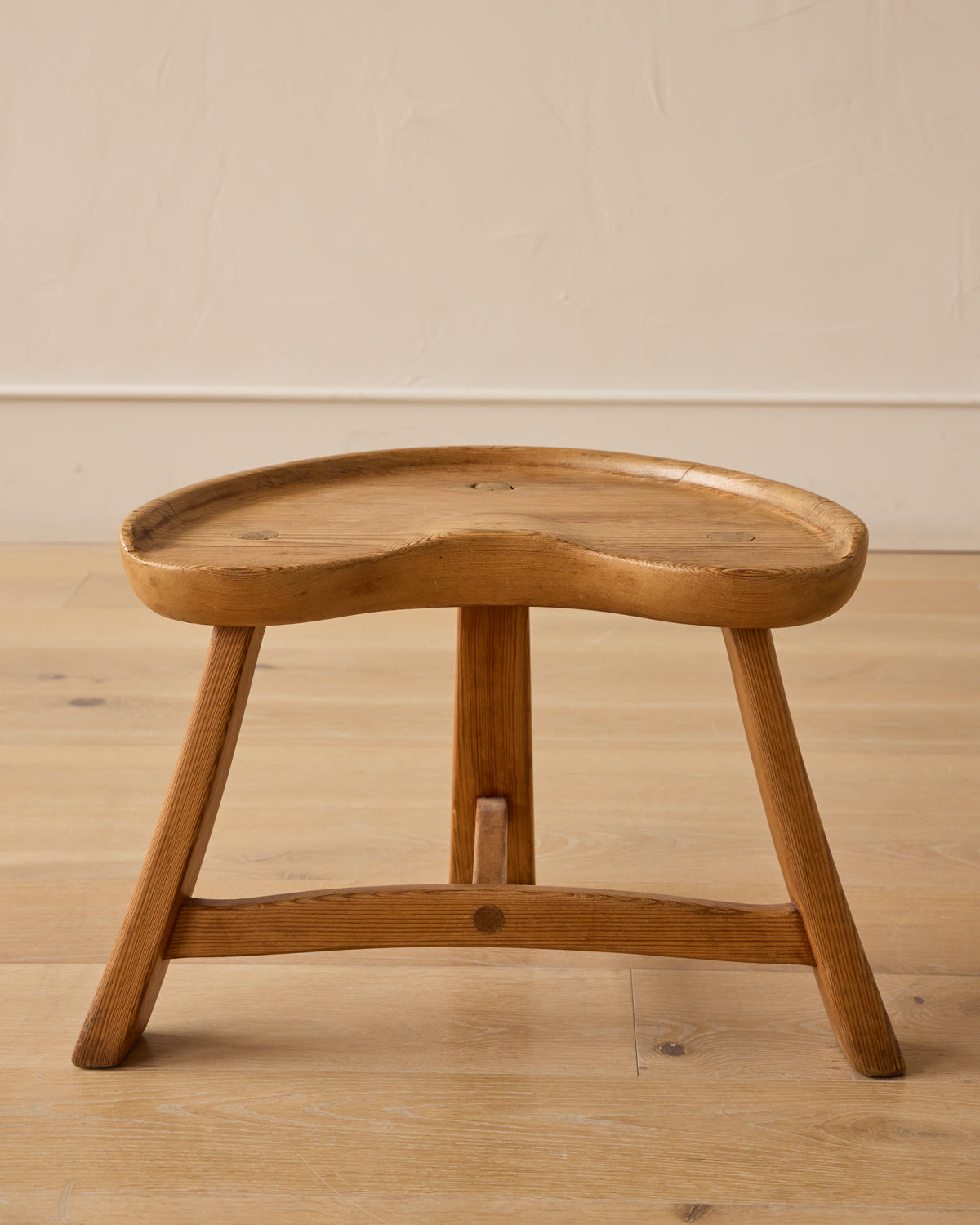 1960s "Fjøskrakk" 522 Pine Stool by Krogenæs Møbler
