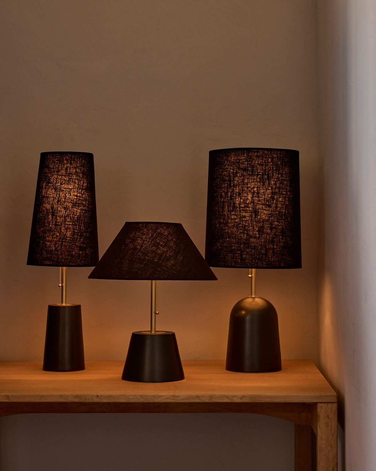 Noa Ceramic Table Lamp - Ebony